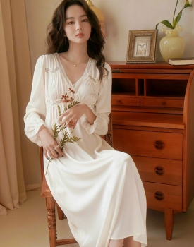 VÁY LỤA TIỂU THƯ 9570